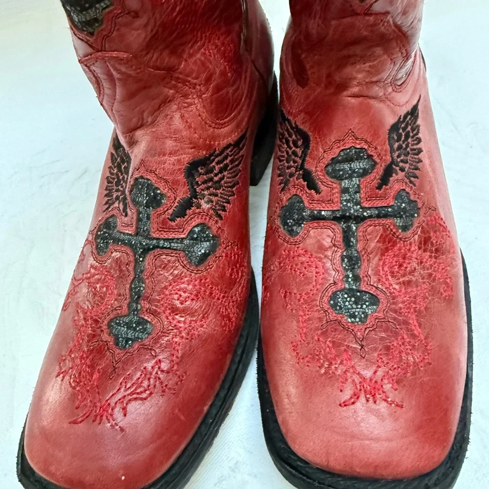 Rockin Leather Red Western Boots with Black Embroidery - Picture 6 of 10